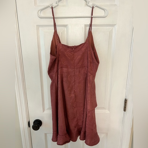 Altar’d State Dress - Picture 2 of 3